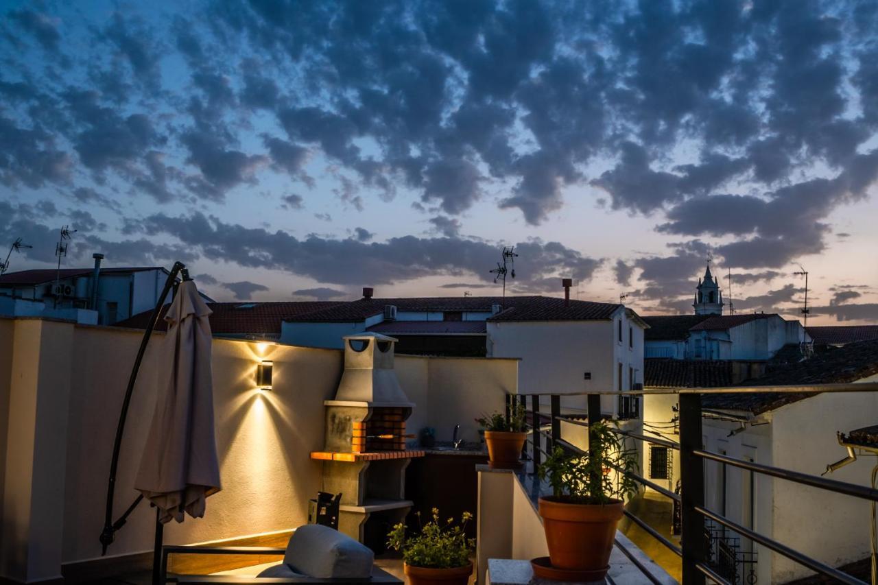 Apartamentos Turisticos El Altozano Fuentes de León Exteriör bild