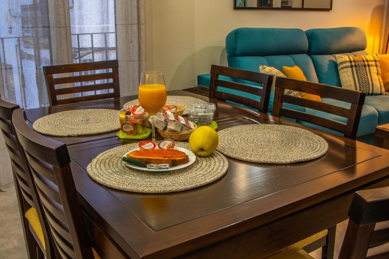 Apartamentos Turisticos El Altozano Fuentes de León Exteriör bild