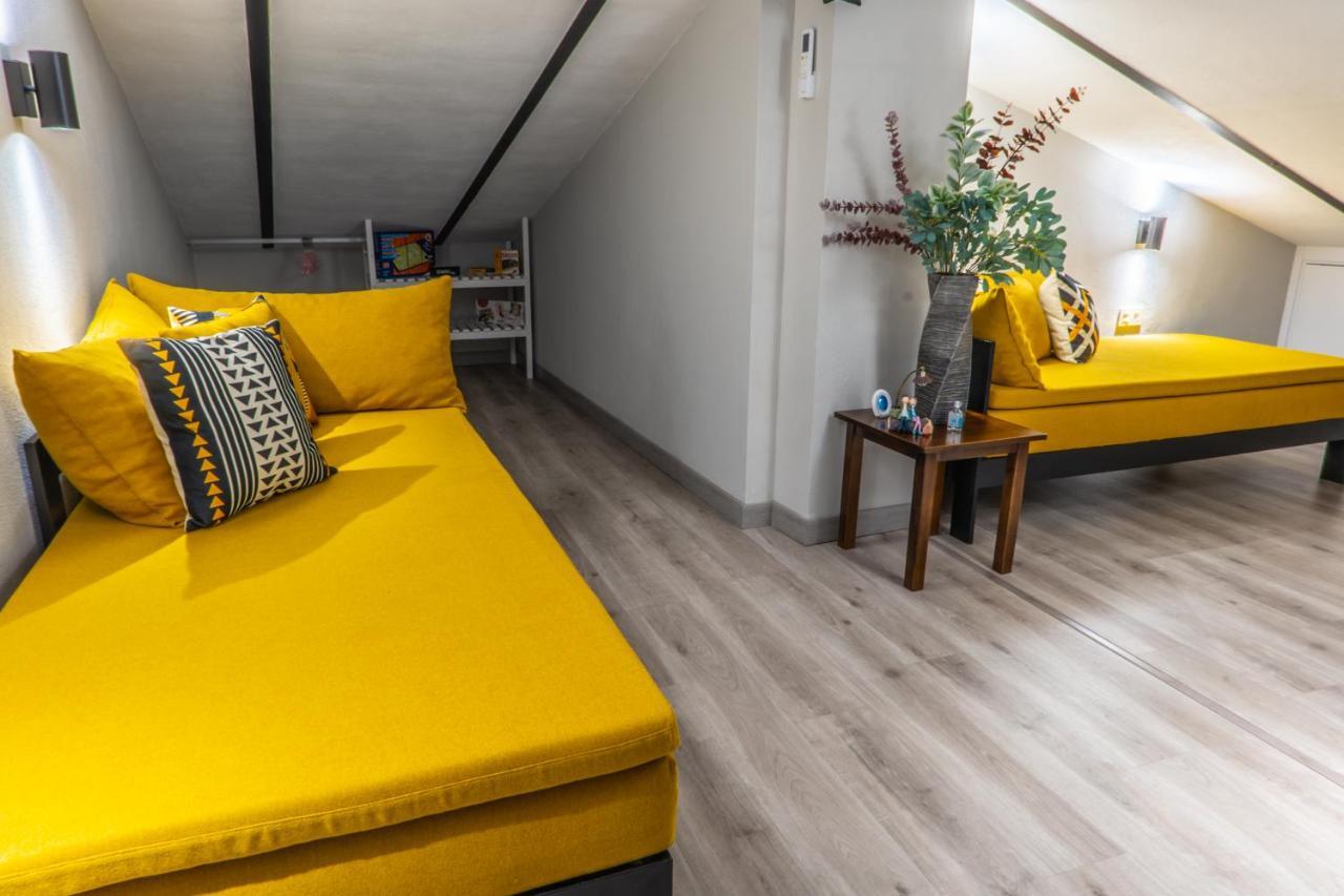 Apartamentos Turisticos El Altozano Fuentes de León Exteriör bild