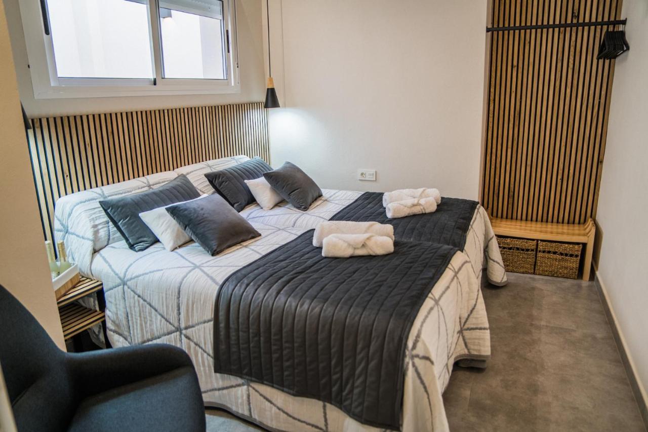 Apartamentos Turisticos El Altozano Fuentes de León Exteriör bild