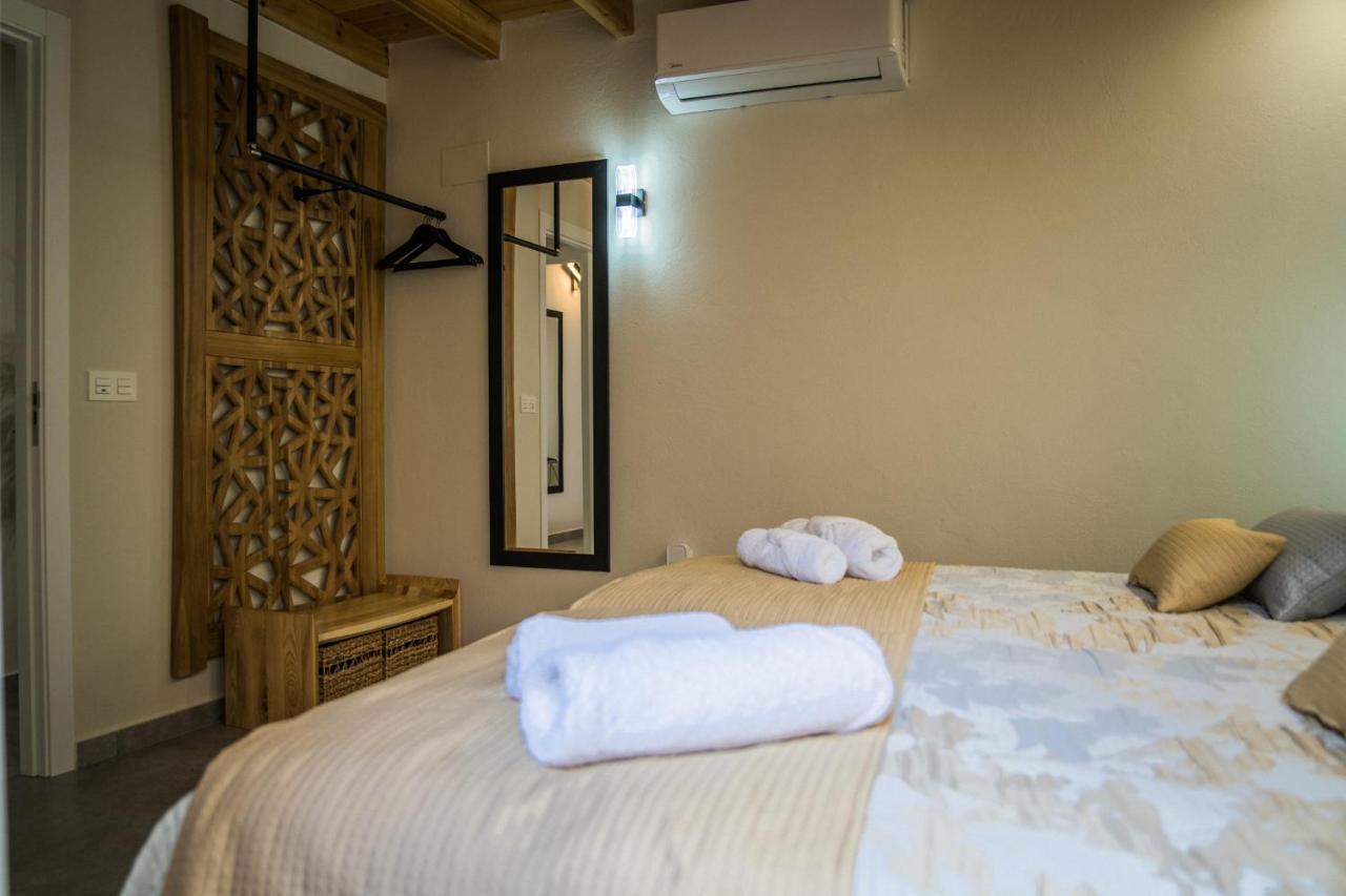 Apartamentos Turisticos El Altozano Fuentes de León Exteriör bild